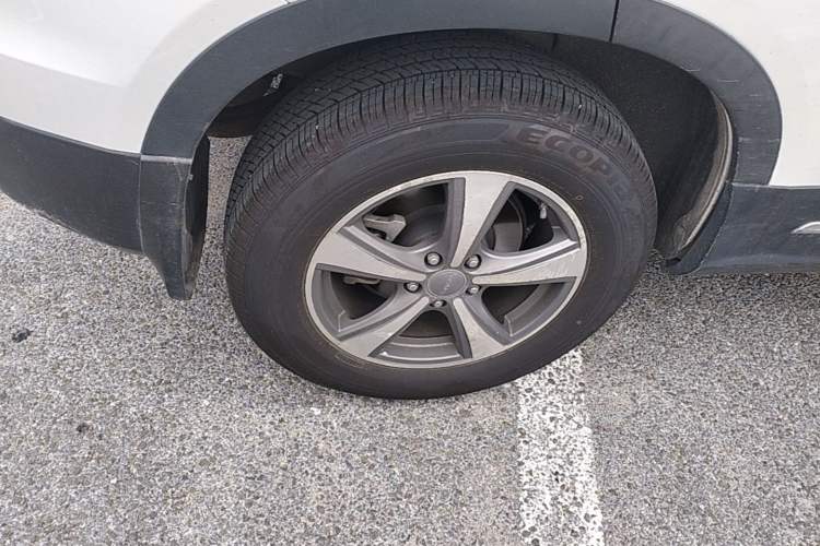 Used Haval H6 Coupe 2016 Blue Label 1.5T Automatic Two-Wheel Drive Elite Model Right Rear Wheel Hub