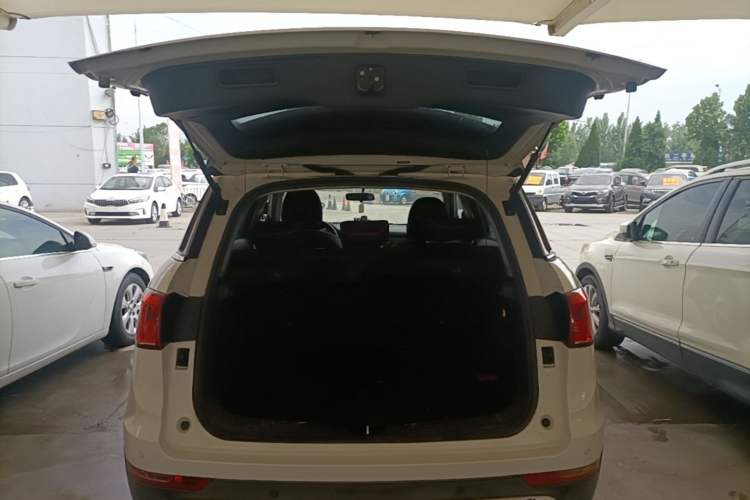 Used Haval H6 Coupe 2016 Blue Label 1.5T Manual Two-Wheel Drive Urban Model Trunk