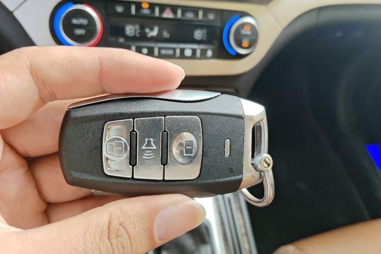 Used Haval H6 Coupe 2016 Blue Label 1.5T Automatic Two-Wheel Drive Elite Model Vehicle Key