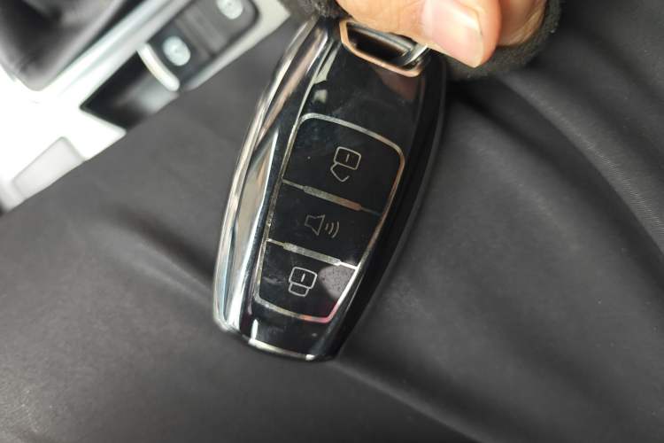 Used Haval H6 Coupe 2016 Blue Label 1.5T Manual Two-Wheel Drive Elite Model Vehicle Key