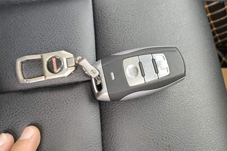 Used Haval H6 Coupe 2016 Blue Label 1.5T Automatic Two-Wheel Drive Elite Model Vehicle Key
