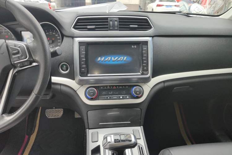 Used Haval H6 Coupe 2017 Red-Label 2.0T Automatic Two-Wheel Drive Elite Model Audio And AC Panel