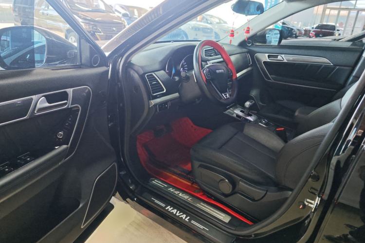 Used Haval H6 Coupe 2017 Red-Label 2.0T Automatic Two-Wheel Drive Urban Model Driver Seat