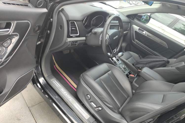 Used Haval H6 Coupe 2017 Red-Label 2.0T Automatic Two-Wheel Drive Elite Model Driver Seat