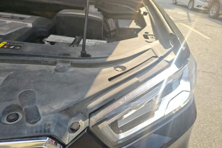 Used Haval H6 Coupe 2017 Red-Label 2.0T Automatic Two-Wheel Drive Elite Model Engine Bay Left