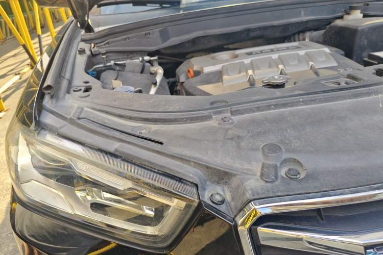 Used Haval H6 Coupe 2017 Red-Label 2.0T Automatic Two-Wheel Drive Elite Model Engine Bay Right