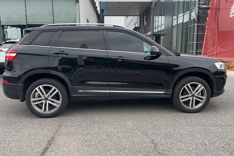 Used Haval H6 Coupe 2017 Red Label 2.0T Automatic Two-Wheel Drive Prestige Model Exterior 2