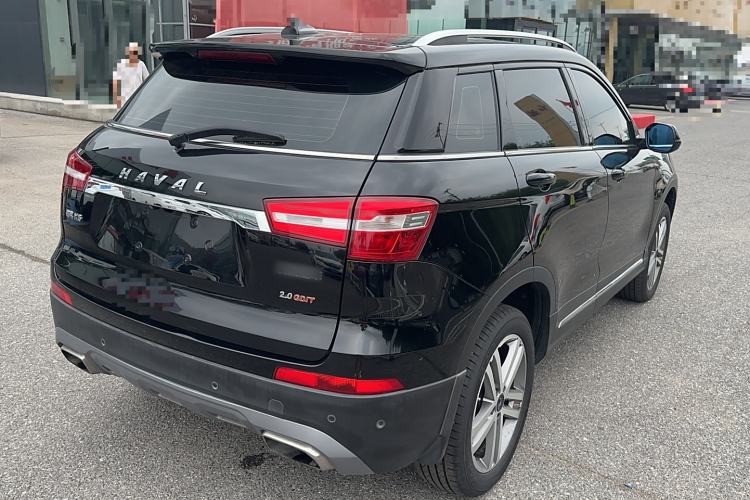 Used Haval H6 Coupe 2017 Red Label 2.0T Automatic Two-Wheel Drive Prestige Model Exterior 3