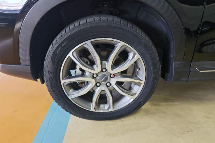 Used Haval H6 Coupe 2017 Red-Label 2.0T Automatic Two-Wheel Drive Urban Model Exterior 4