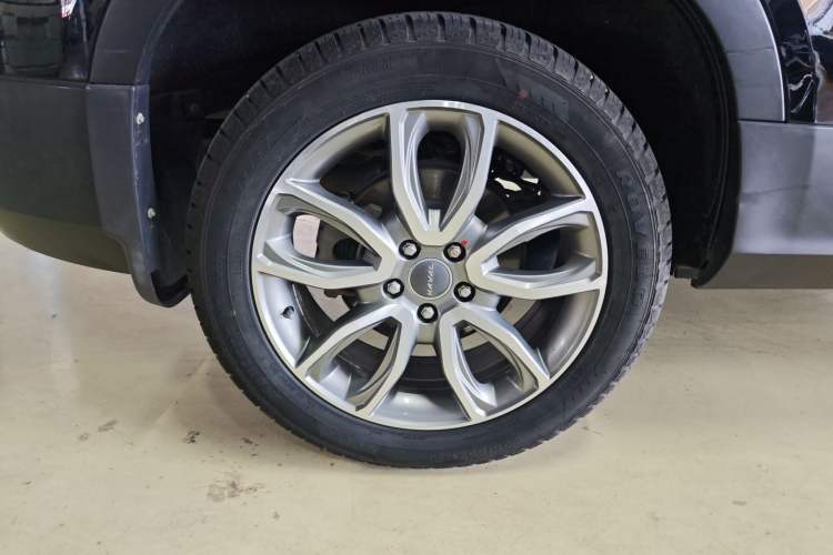 Used Haval H6 Coupe 2017 Red-Label 2.0T Automatic Two-Wheel Drive Urban Model Exterior 5