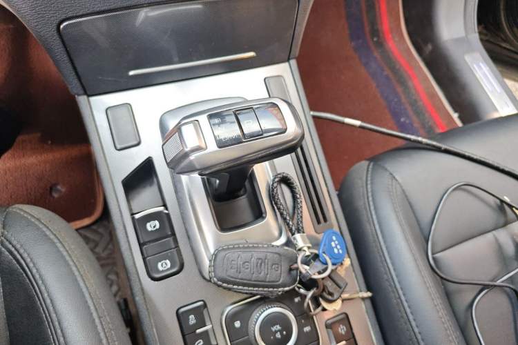 Used Haval H6 Coupe 2017 Red-Label 2.0T Automatic Two-Wheel Drive Elite Model Gear Lever