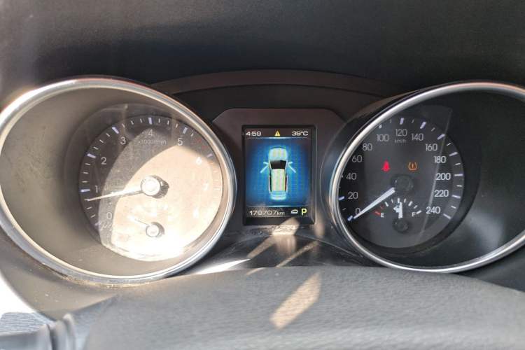 Used Haval H6 Coupe 2017 Red-Label 2.0T Automatic Two-Wheel Drive Elite Model Instrument Cluster
