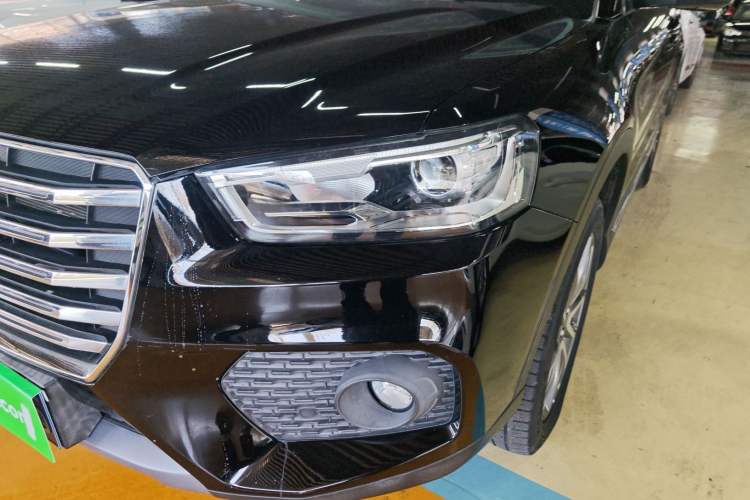 Used Haval H6 Coupe 2017 Red-Label 2.0T Automatic Two-Wheel Drive Urban Model Left Front Headlight