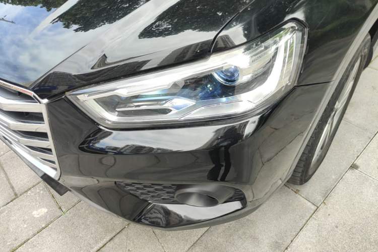 Used Haval H6 Coupe 2017 Red-Label 2.0T Automatic Two-Wheel Drive Elite Model Left Front Headlight