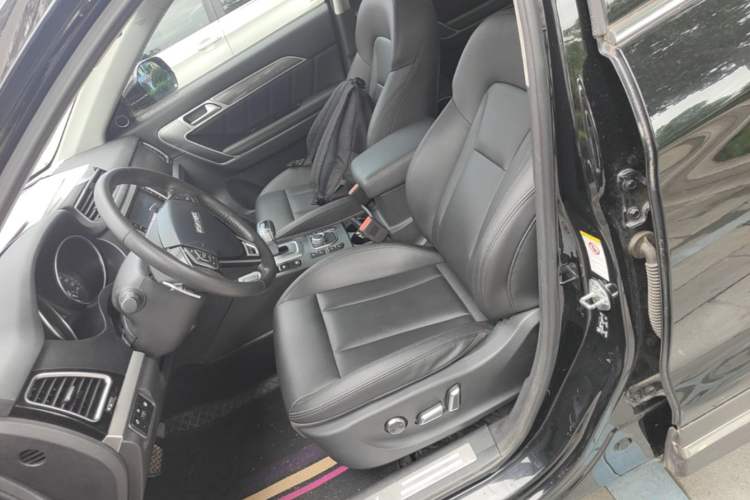 Used Haval H6 Coupe 2017 Red-Label 2.0T Automatic Two-Wheel Drive Elite Model Left Front Seat