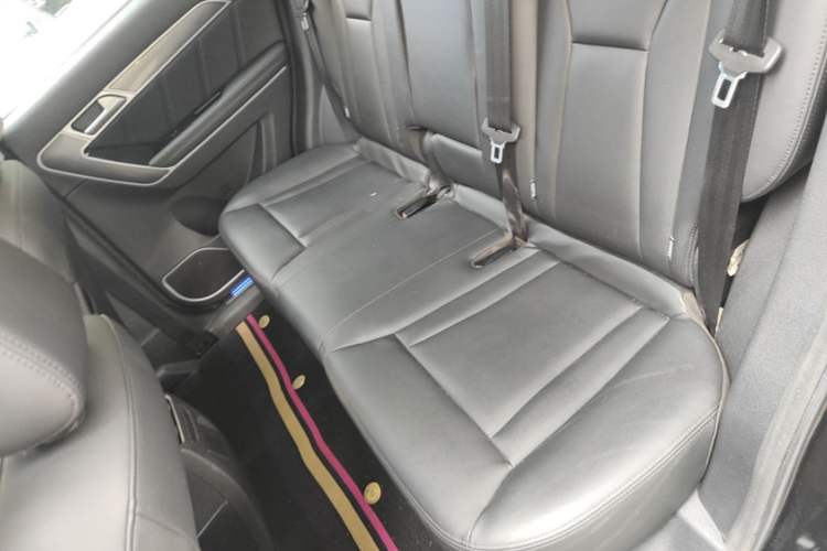 Used Haval H6 Coupe 2017 Red-Label 2.0T Automatic Two-Wheel Drive Elite Model Left Rear Seat
