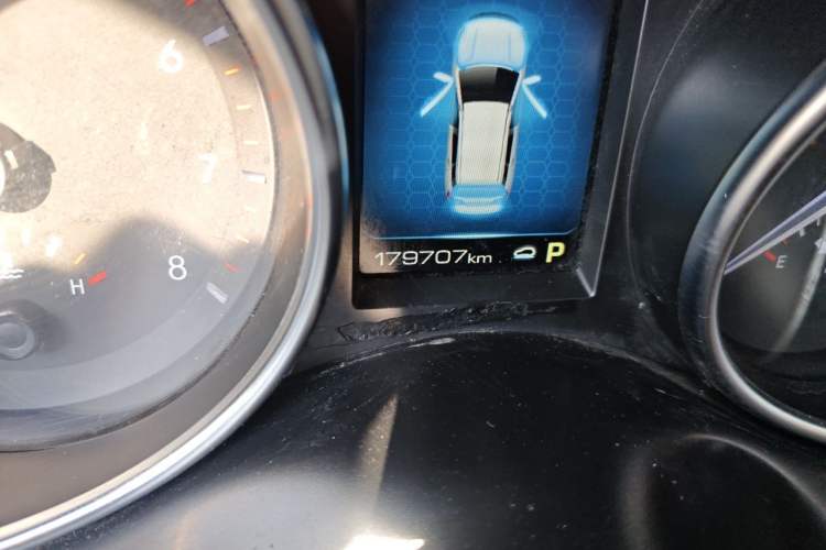 Used Haval H6 Coupe 2017 Red-Label 2.0T Automatic Two-Wheel Drive Elite Model Odometer Close Up