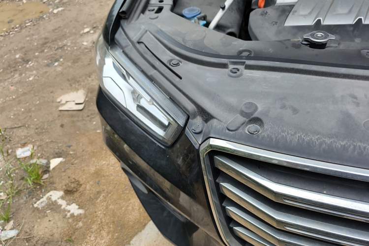Used Haval H6 Coupe 2017 Red Label 2.0T Manual Two-Wheel Drive Elite Model Right Front Headlight