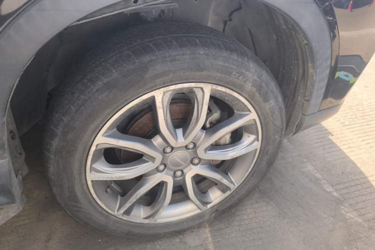 Used Haval H6 Coupe 2017 Red Label 2.0T Manual Two-Wheel-Drive Urban Model Right Front Wheel Hub