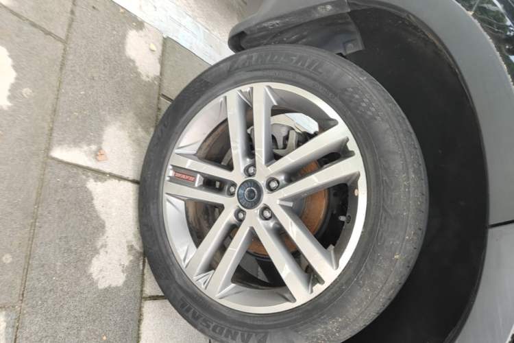 Used Haval H6 Coupe 2017 Red-Label 2.0T Automatic Two-Wheel Drive Elite Model Right Rear Wheel Hub