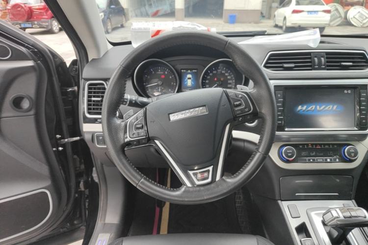 Used Haval H6 Coupe 2017 Red-Label 2.0T Automatic Two-Wheel Drive Elite Model Steering Wheel