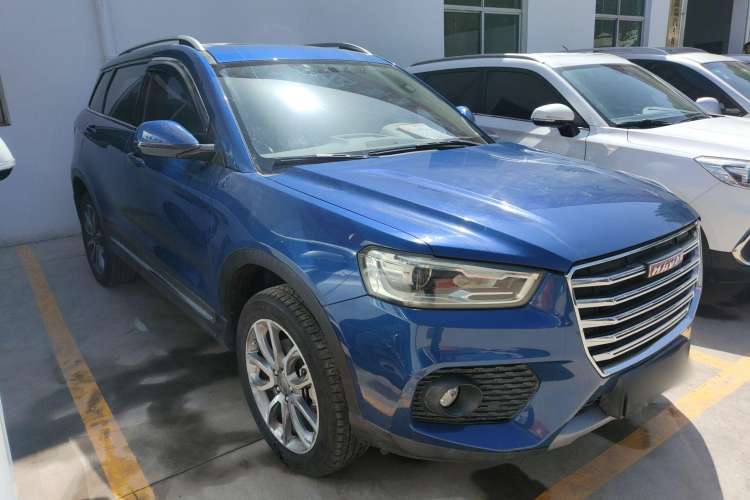 Used Haval H6 Coupe 2017 Red-Label 2.0T Automatic Two-Wheel Drive Urban Model Exterior 2