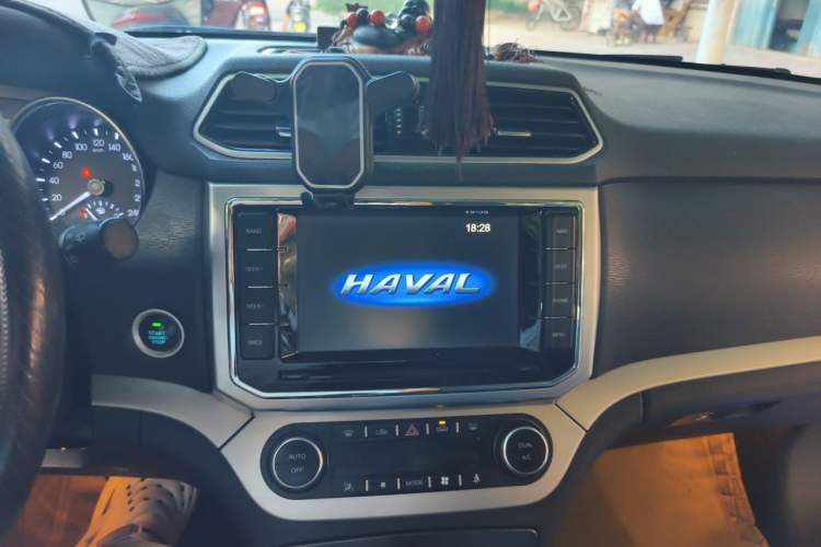 Used Haval H6 Coupe 2017 Blue Label 2.0T Automatic Two-Wheel Drive Elite Model Audio And AC Panel