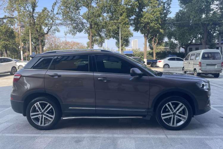 Used Haval H6 Coupe 2017 Red-Label 2.0T Automatic Two-Wheel Drive Elite Model Exterior 3