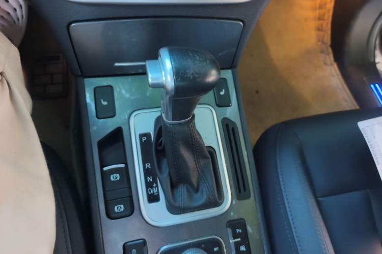 Used Haval H6 Coupe 2017 Blue Label 2.0T Automatic Two-Wheel Drive Elite Model Gear Lever