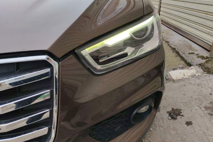 Used Haval H6 Coupe 2017 Red-Label 2.0T Automatic Two-Wheel Drive Elite Model Left Front Headlight
