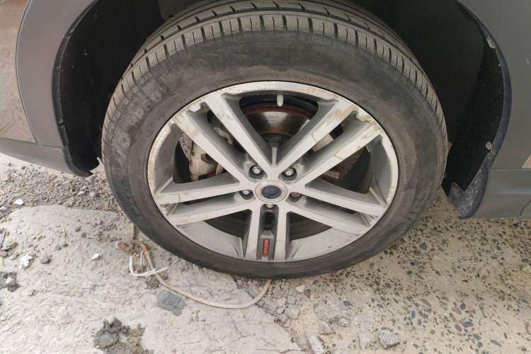 Used Haval H6 Coupe 2017 Red-Label 2.0T Automatic Two-Wheel Drive Elite Model Left Front Wheel Hub