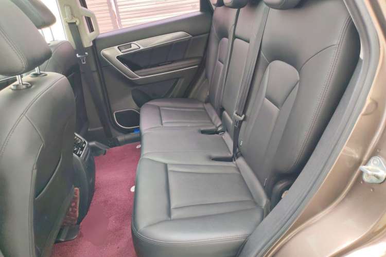 Used Haval H6 Coupe 2017 Red-Label 2.0T Automatic Two-Wheel Drive Elite Model Left Rear Seat