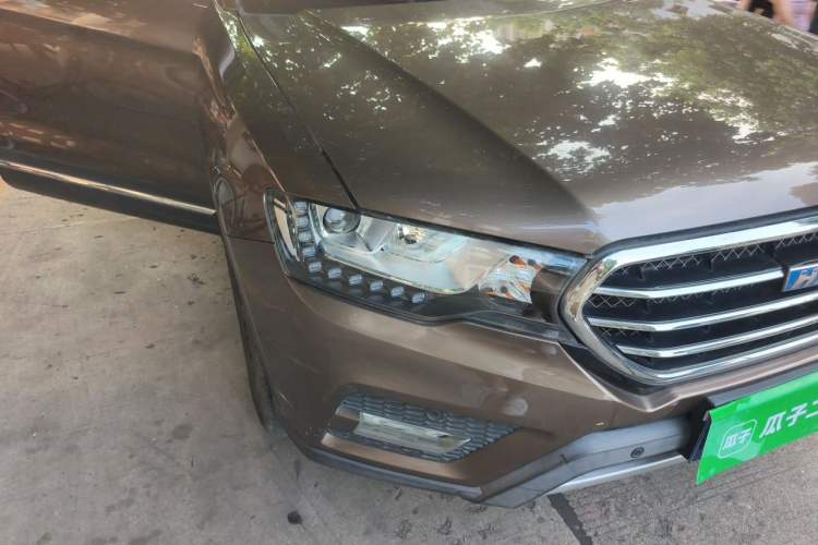 Used Haval H6 Coupe 2017 Blue Label 2.0T Automatic Two-Wheel Drive Elite Model Right Front Headlight