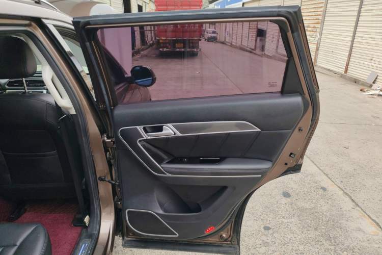 Used Haval H6 Coupe 2017 Red-Label 2.0T Automatic Two-Wheel Drive Elite Model Right Rear Door Interior