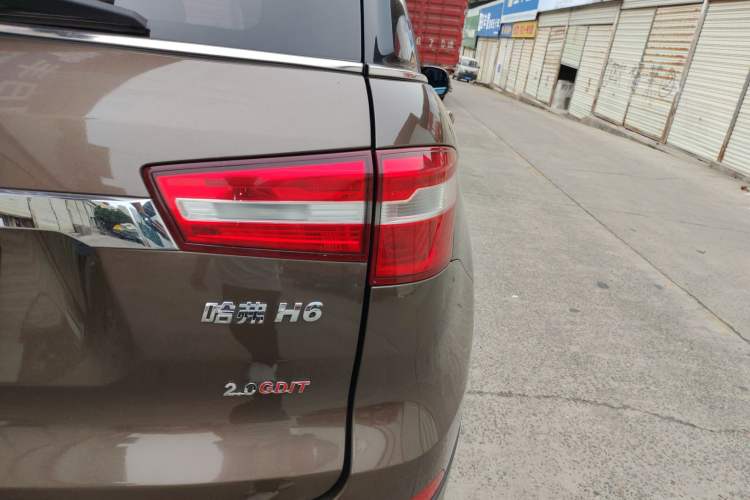Used Haval H6 Coupe 2017 Red-Label 2.0T Automatic Two-Wheel Drive Elite Model Right Rear Taillight