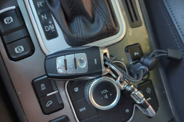 Used Haval H6 Coupe 2017 Blue Label 2.0T Automatic Two-Wheel Drive Elite Model Vehicle Key