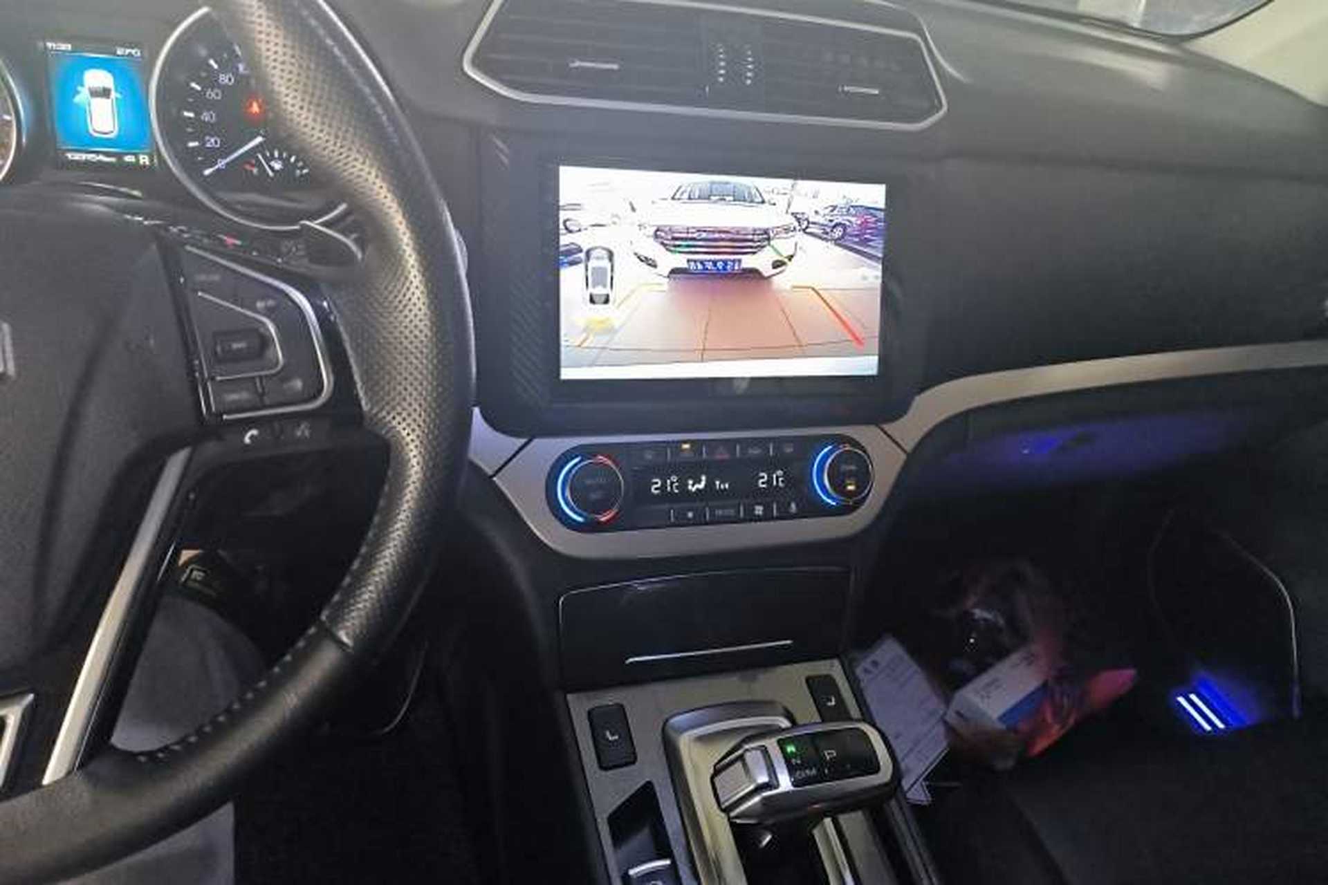 Used Haval H6 Coupe 2017 Red Label 2.0T Automatic Two-Wheel Drive Prestige Model Audio And AC Panel