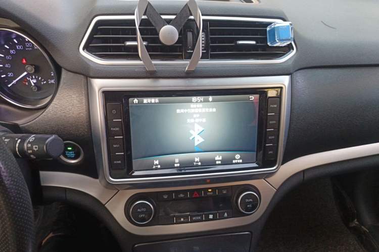 Used Haval H6 Coupe 2017 Red Label 2.0T Automatic Two-Wheel Drive Prestige Model Audio And AC Panel