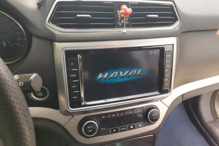 Used Haval H6 Coupe 2017 Red-Label 2.0T Automatic Two-Wheel Drive Elite Model Audio And AC Panel