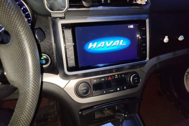 Used Haval H6 Coupe 2017 Red-Label 2.0T Automatic Two-Wheel Drive Urban Model Audio And AC Panel