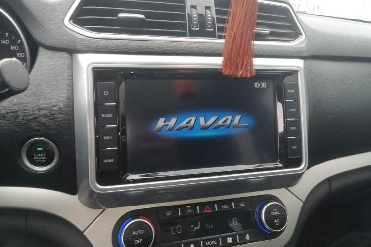 Used Haval H6 Coupe 2017 Red-Label 2.0T Automatic Two-Wheel Drive Elite Model Audio And AC Panel