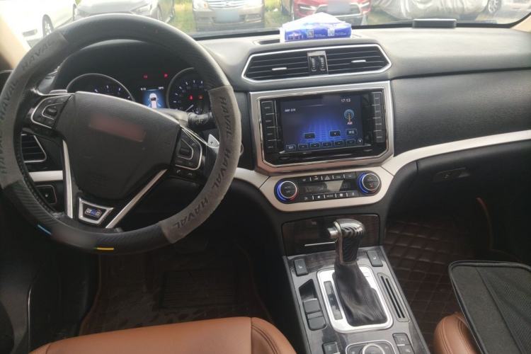 Used Haval H6 Coupe 2017 Blue Label 2.0T Automatic Two-Wheel Drive Prestige Model Center Console