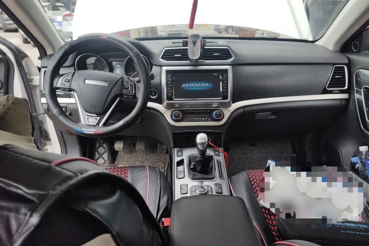 Used Haval H6 Coupe 2017 Red-Label Diesel 2.0T Manual 4x4 Elite Model China V Standard Center Console