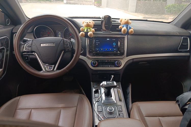 Used Haval H6 Coupe 2017 Blue Label 2.0T Automatic Two-Wheel Drive Elite Model Center Console