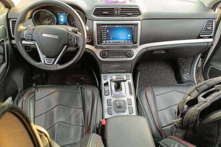 Used Haval H6 Coupe 2017 Red-Label 2.0T Automatic Two-Wheel Drive Urban Model Center Console