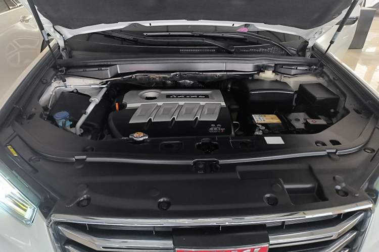Used Haval H6 Coupe 2017 Red Label 2.0T Automatic Two-Wheel Drive Prestige Model Engine Bay