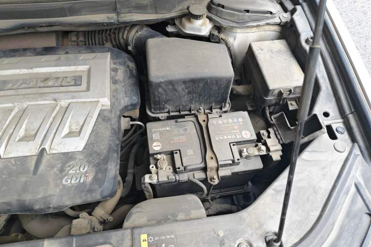 Used Haval H6 Coupe 2017 Red-Label 2.0T Automatic Two-Wheel Drive Elite Model Engine Bay Left