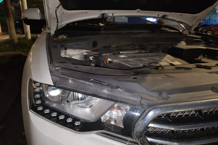 Used Haval H6 Coupe 2017 Blue Label 2.0T Automatic Two-Wheel Drive Elite Model Engine Bay Right