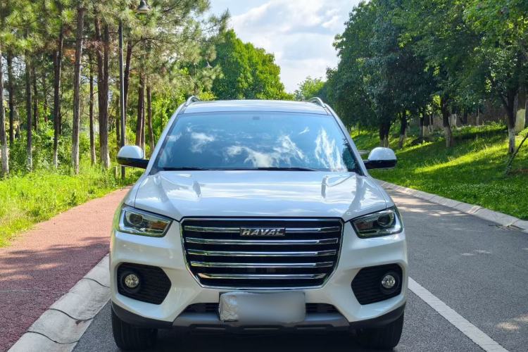 Used Haval H6 Coupe 2017 Red-Label 2.0T Automatic Two-Wheel Drive Urban Model Exterior 1