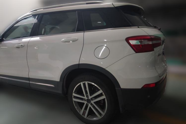 Used Haval H6 Coupe 2017 Red-Label Diesel 2.0T Manual Two-Wheel Drive Elite Model China V Standard Exterior 3